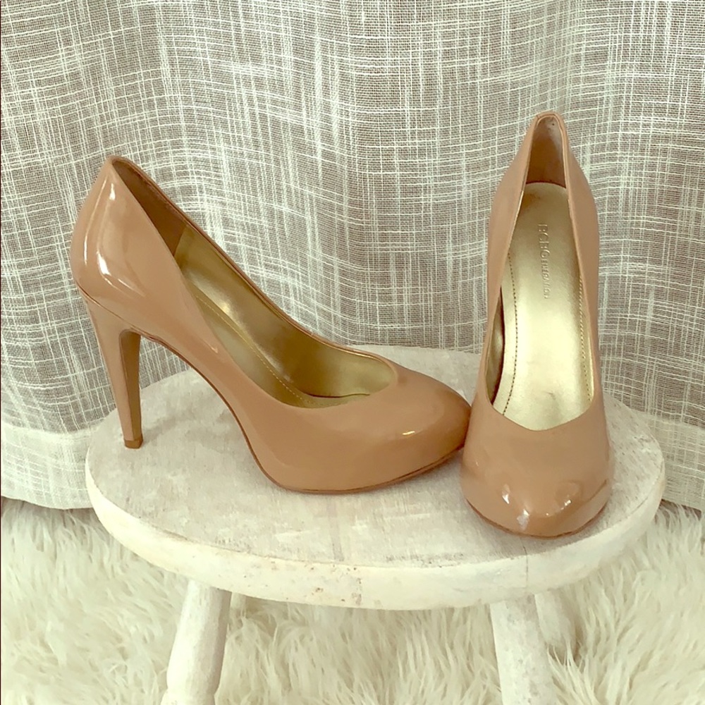 BCBG patent leather beige pumps - 7.5
